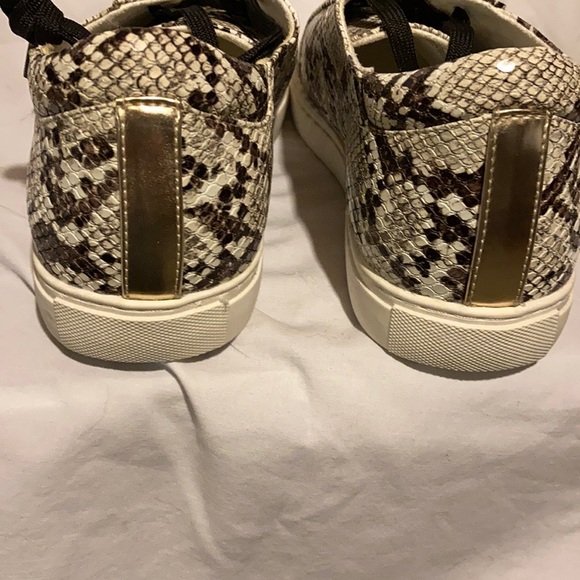 NWOT Kenneth Cole sneakers - Picture 2 of 4